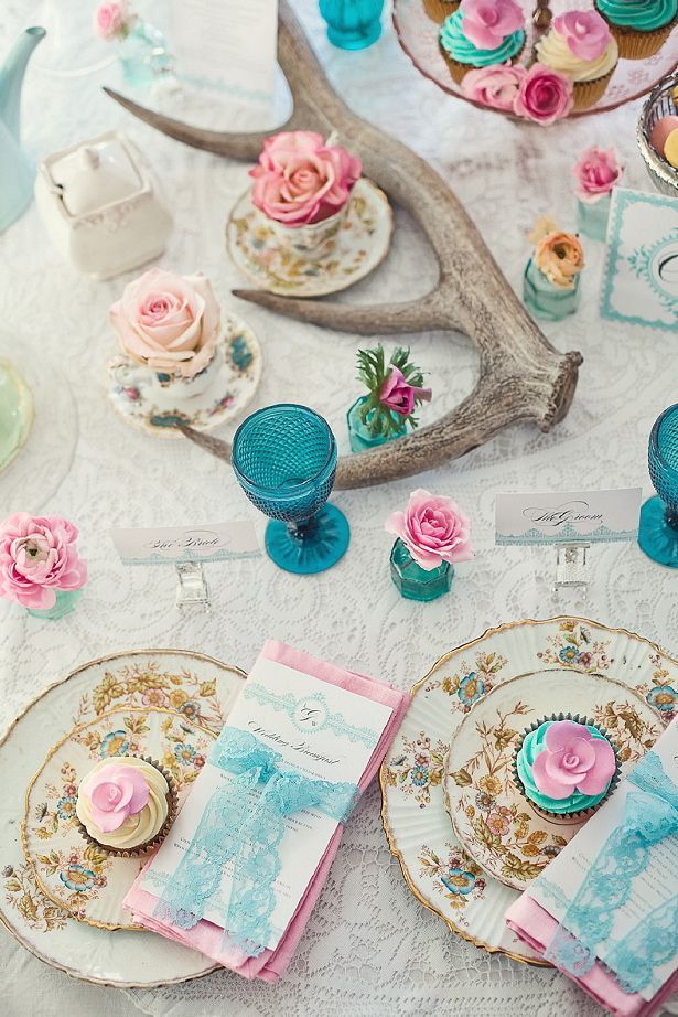 17 Adorable Table Decoration Ideas ♡にて紹介している画像