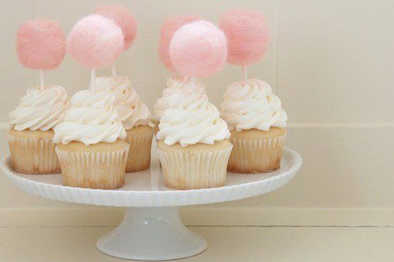 Feeling Like You're on Cloud Nine: Adorable Party Ideas with Cotton Candy!にて紹介している画像