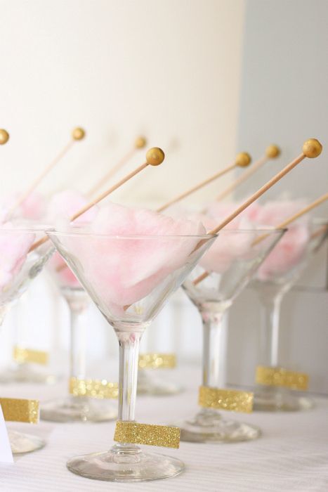Feeling Like You're on Cloud Nine: Adorable Party Ideas with Cotton Candy!にて紹介している画像