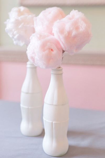 Feeling Like You're on Cloud Nine: Adorable Party Ideas with Cotton Candy!にて紹介している画像