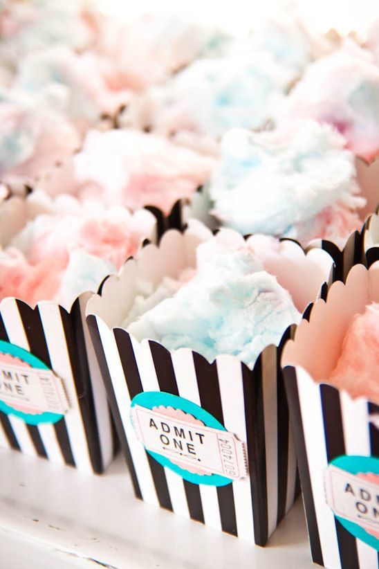 Feeling Like You're on Cloud Nine: Adorable Party Ideas with Cotton Candy!にて紹介している画像
