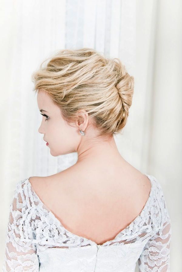 "Adorably Chic: Become an Unapproachably Beautiful Bride with Elegant 'Yakawabaki' Updo*"にて紹介している画像