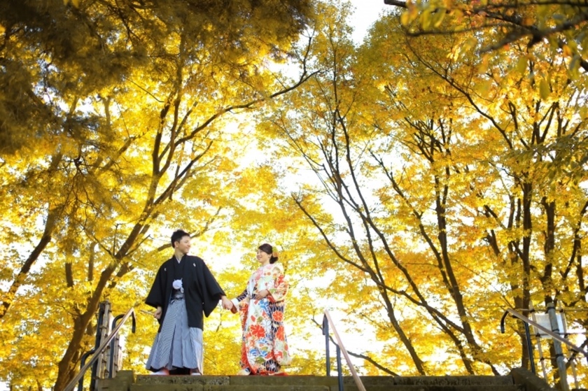위에서 아래로, 기본 포즈를 모두 망라! 사진사에게 당일 보여주고 싶은 "한복 사전 촬영 포즈" 30선＊にて紹介している画像
