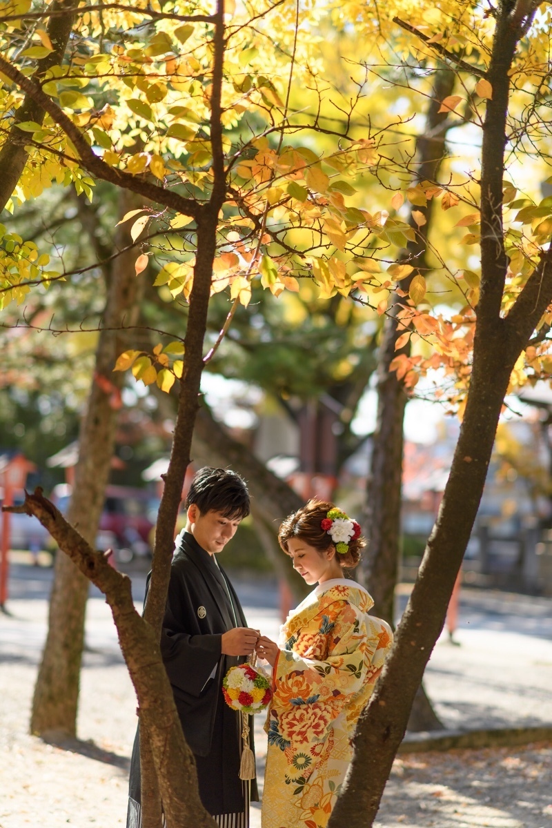 【21ショット】神社での撮影でカメラマンさんにお願いしたいウェディングフォト【総まとめ】にて紹介している画像