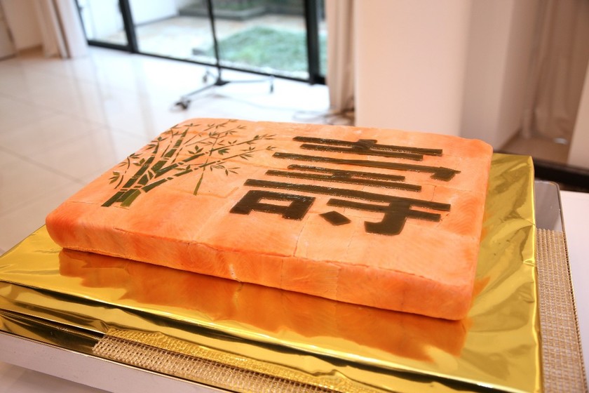 アイデアの勝利♡ゲストもびっくりする珍しいデザインのウェディングケーキ案♡にて紹介している画像