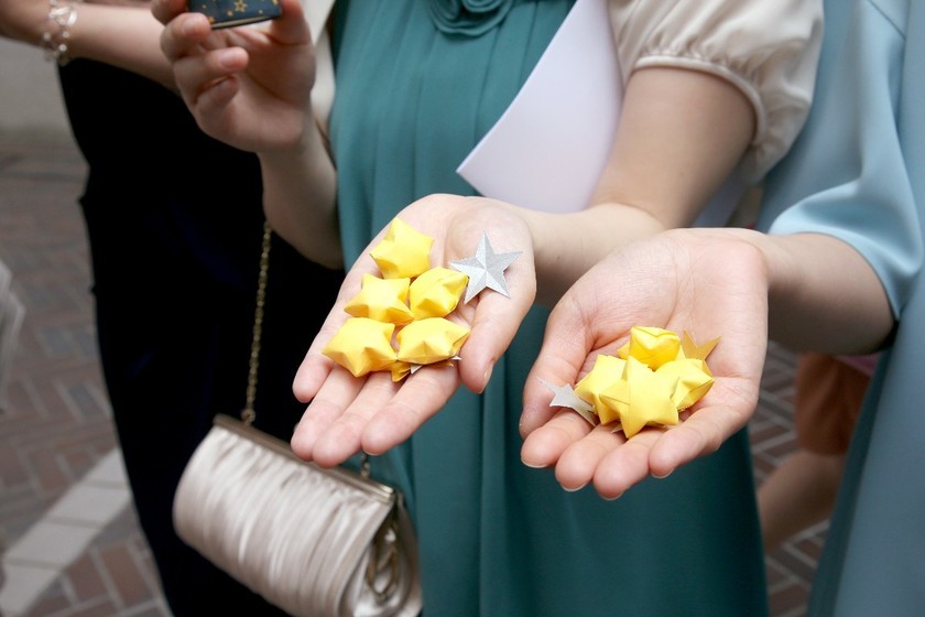 "Essential Tips for Creating Your Own〇〇 Shower: Key Considerations for Popular Post-Ceremony DIY Celebrations"にて紹介している画像