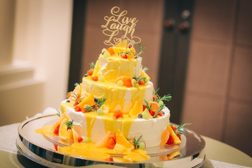 Choose Your Favorite ♡ 10 Popular and Classic Wedding Cake Designs to Showcase at the Reception*にて紹介している画像