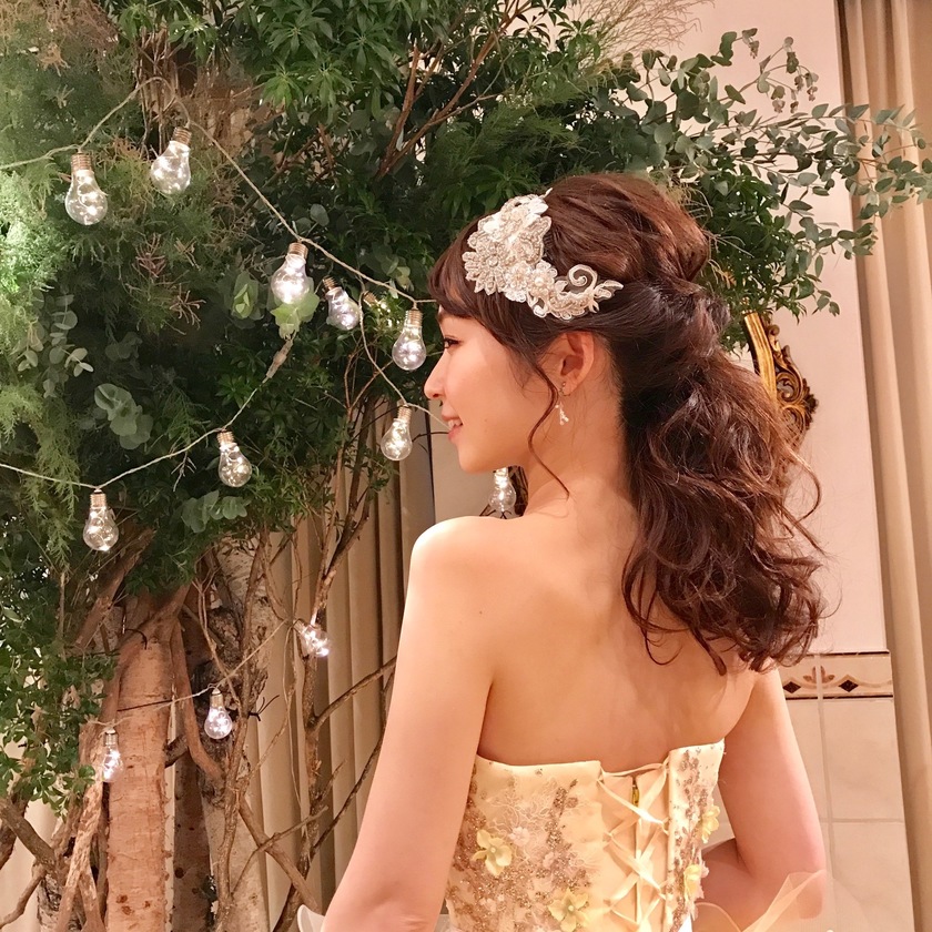 大量のインスタ投稿からmarryが選ぶ！今週見つけたおしゃれな【#ブライダルヘア】特集20選vol.7にて紹介している画像