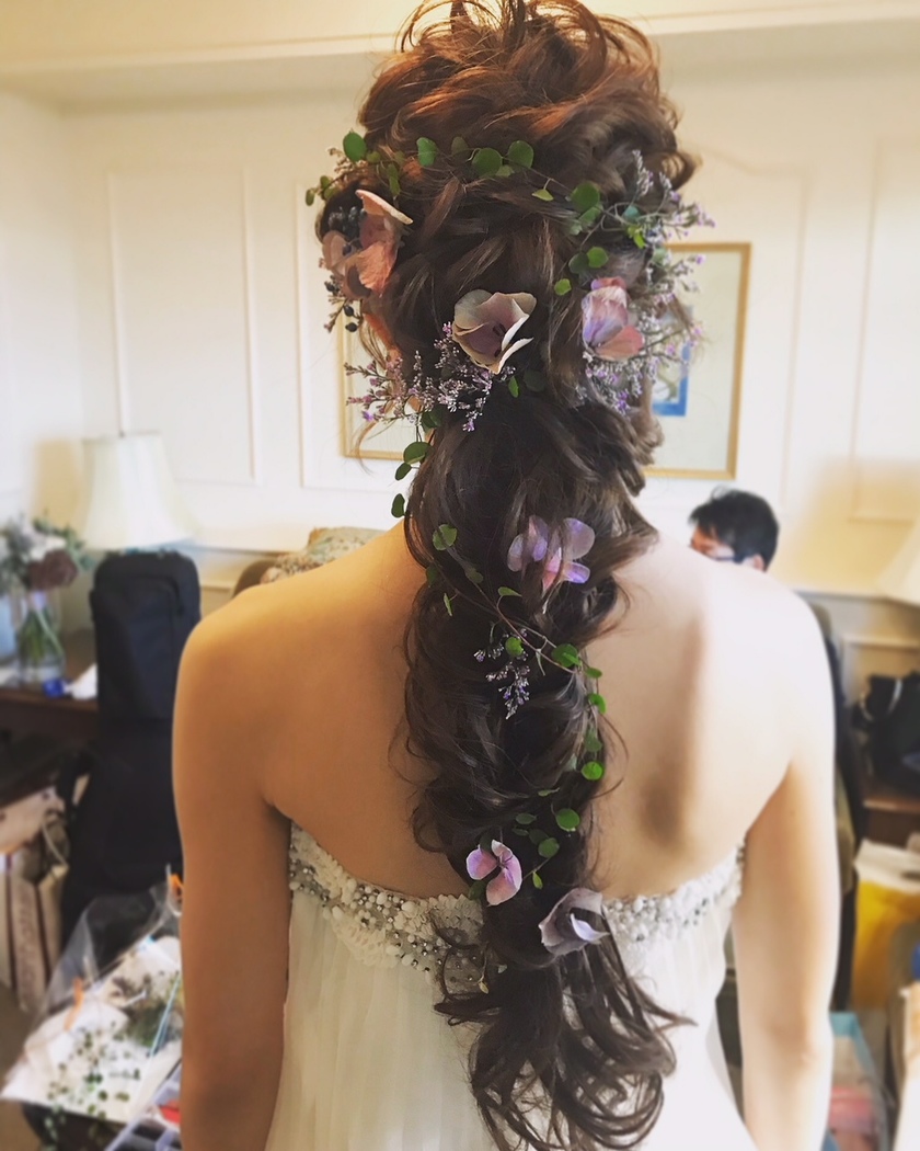 Curated by Marry: 20 Stylish Picks of #BridalHair from Instagram Posts This Week Vol. 8にて紹介している画像