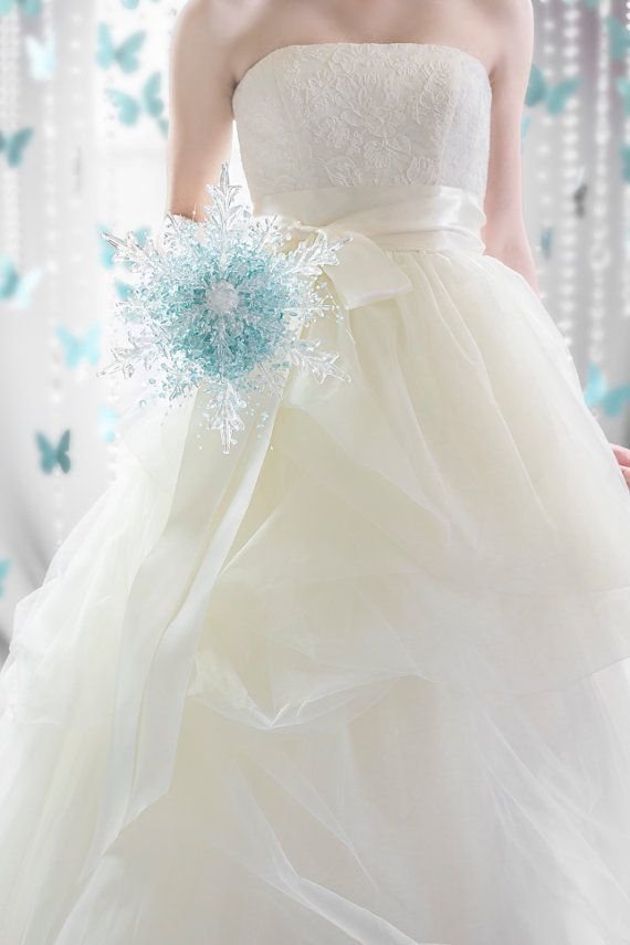 Infuse Your Bouquet with Special Touches: Adorable Flower Arrangements with Subtle Disney Motifs ♡にて紹介している画像