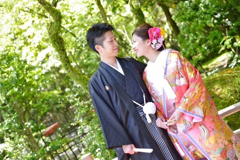 위에서 아래로, 기본 포즈를 모두 망라! 사진사에게 당일 보여주고 싶은 "한복 사전 촬영 포즈" 30선＊にて紹介している画像