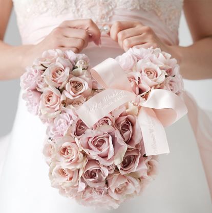 Infuse Your Bouquet with Special Touches: Adorable Flower Arrangements with Subtle Disney Motifs ♡にて紹介している画像