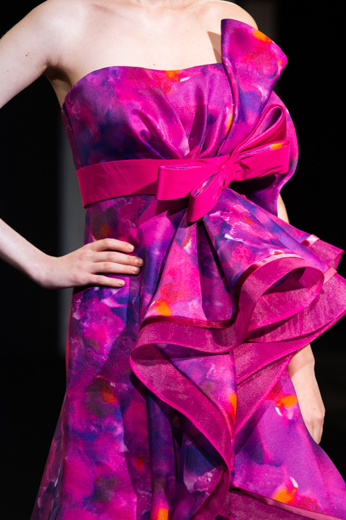 Like a Flower Garden! A Complete Reveal of 12 Newly Unveiled Wedding Dresses by Mika Ninagawa ♡にて紹介している画像