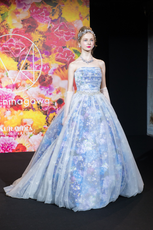 Like a Flower Garden! A Complete Reveal of 12 Newly Unveiled Wedding Dresses by Mika Ninagawa ♡にて紹介している画像