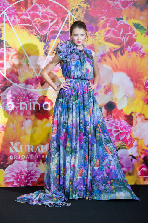 Like a Flower Garden! A Complete Reveal of 12 Newly Unveiled Wedding Dresses by Mika Ninagawa ♡にて紹介している画像