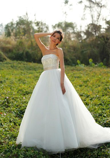 Cute and Fluffy Volume: Princess Line Dress Collectionにて紹介している画像