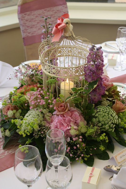 Cute Birdcages: Elevate Your Venue Decor with Stylish Birdcage Coordination*にて紹介している画像