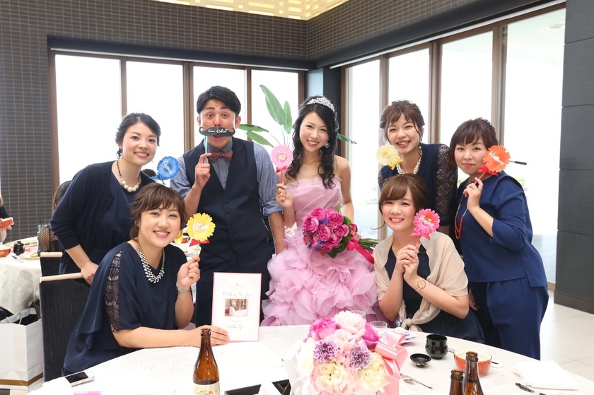 披露宴のフォトラウンドで持ちたいアイテム特集 Marry マリー