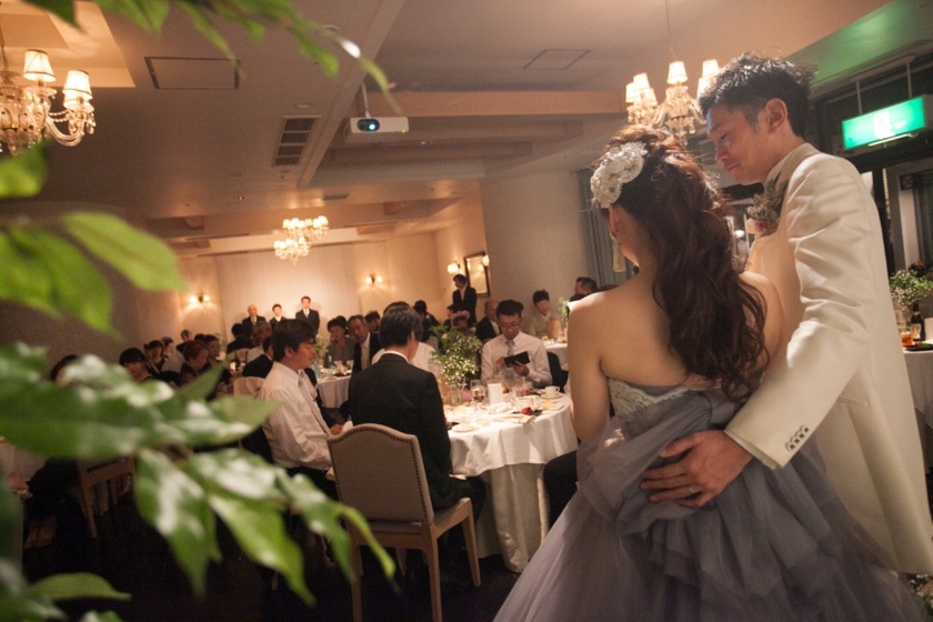 "Don't Want to Have Regrets: A Comprehensive Guide to 'Photo Instructions' for Capturing Every Moment of Your Wedding Ceremony *[Reception Edition]*"にて紹介している画像