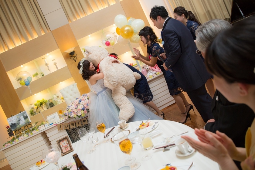 "Perfect Your Wedding Invitation Etiquette Before Attending: A Comprehensive Review of Surprisingly Unclear Wedding Guest Manners"にて紹介している画像