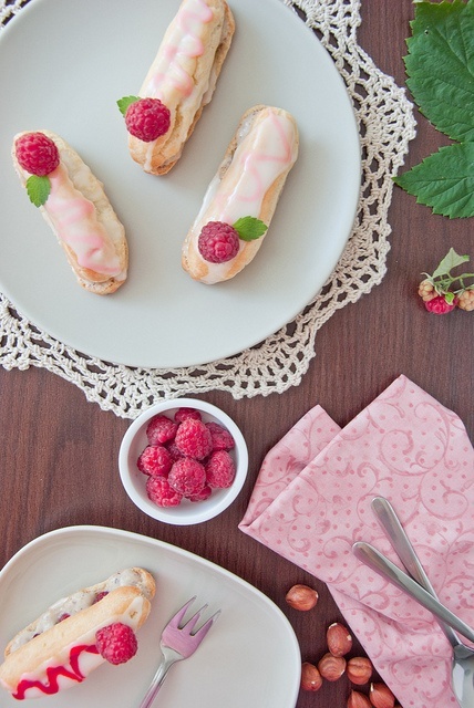 Cute♡ A Collection of Adorable Eclair Imagesにて紹介している画像