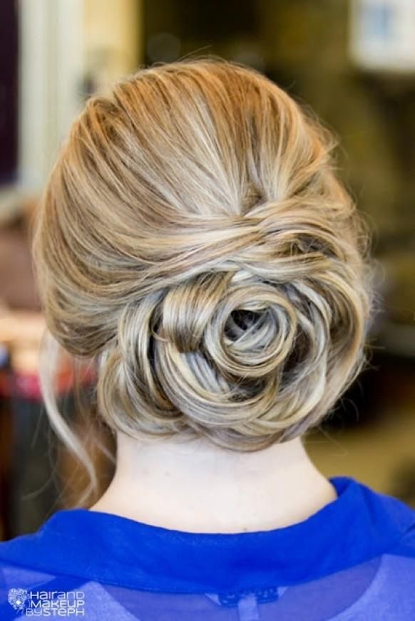 Amazing! Discovered a Bride with Trendy 'Rose Hair' on Instagram♡にて紹介している画像