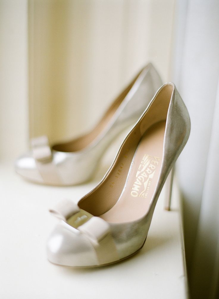 "The Best Shoes of My Life: A Compilation of the Top 5 Wedding Shoe Brands in the World ♥"にて紹介している画像