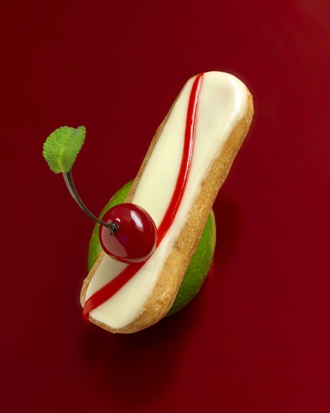 Cute♡ A Collection of Adorable Eclair Imagesにて紹介している画像