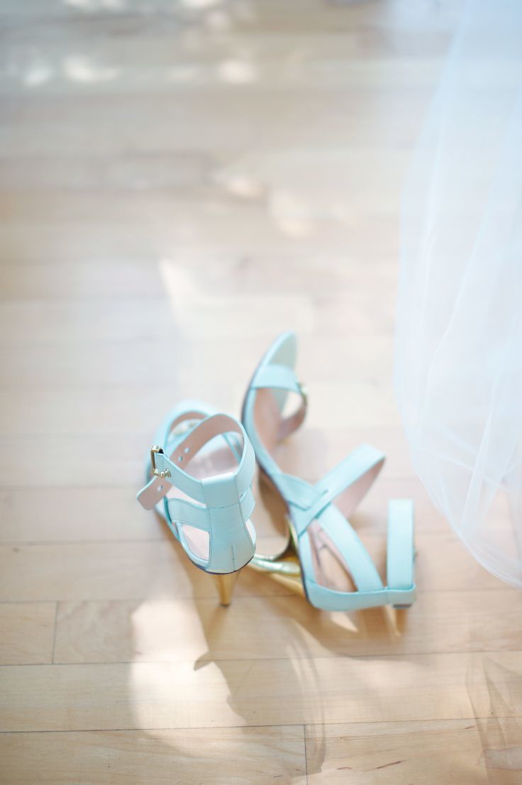 "The Best Shoes of My Life: A Compilation of the Top 5 Wedding Shoe Brands in the World ♥"にて紹介している画像