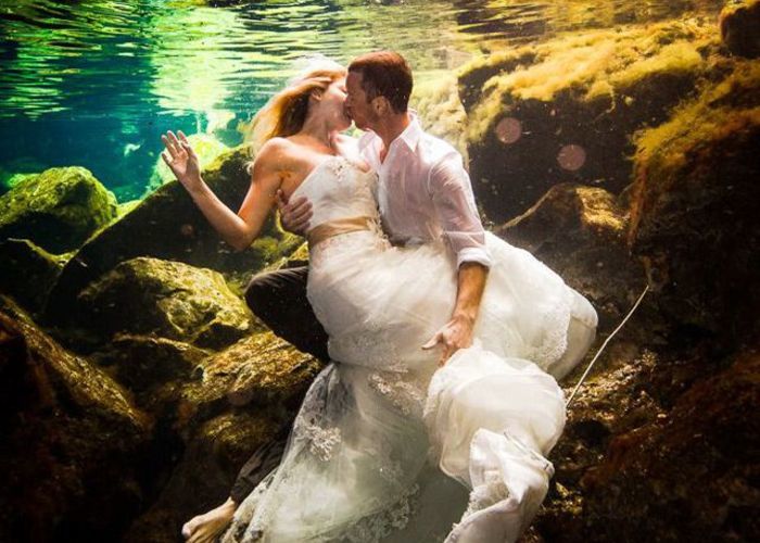 Mermaid-Inspired Wedding: Become a Mermaid Like Ariel!にて紹介している画像