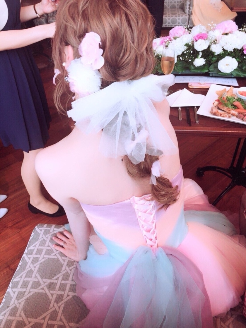 From Ceremony to Reception to After Party! A Timely Showcase of Bride's Hair Changes on the Wedding Day ♡にて紹介している画像