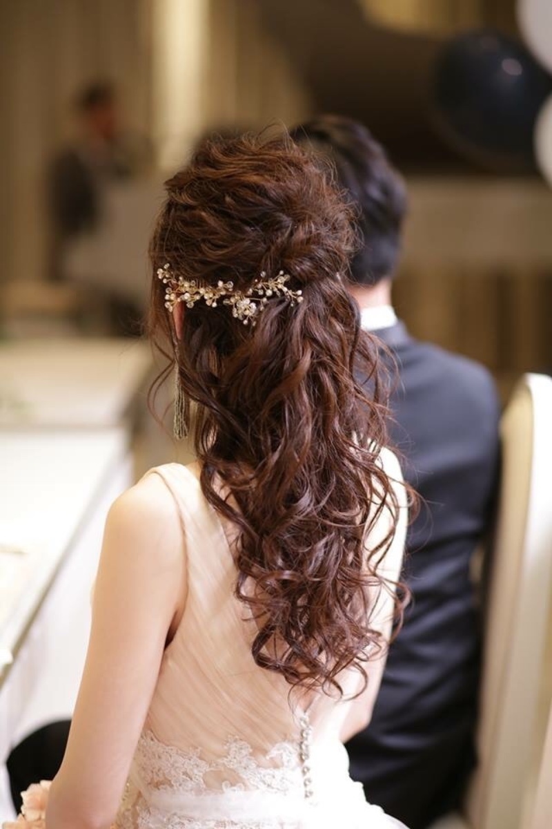 Marry's Picks from a Flood of Instagram Posts! This Week's Stylish Collection of #BridalHair - Vol. 4にて紹介している画像