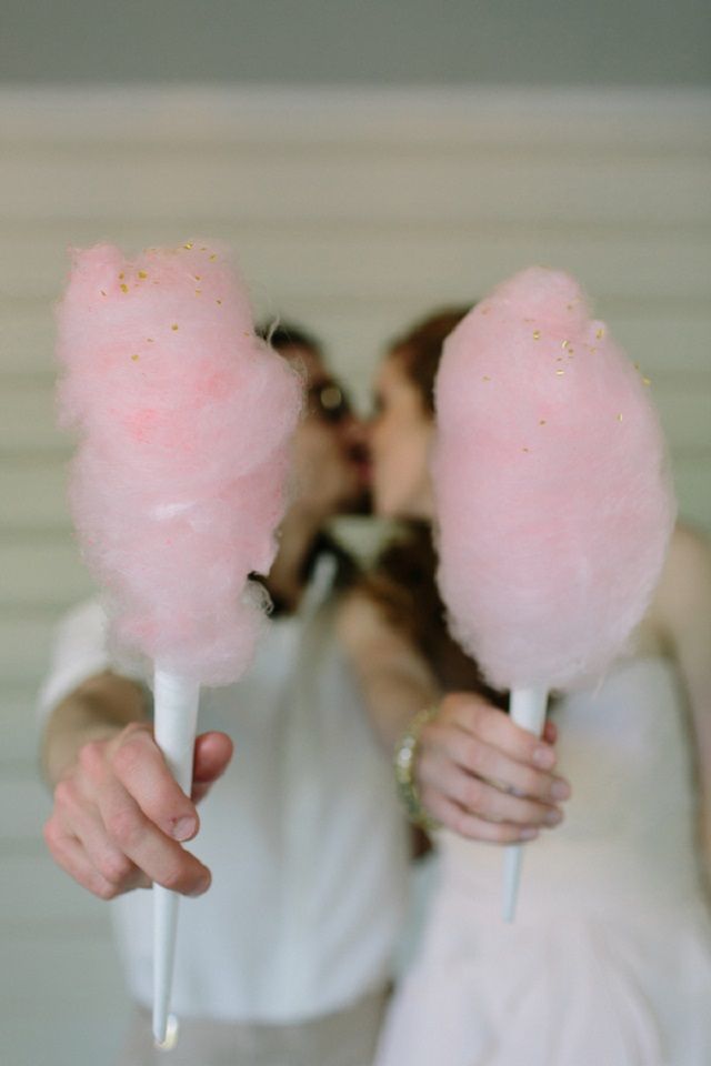 Feeling Like You're on Cloud Nine: Adorable Party Ideas with Cotton Candy!にて紹介している画像