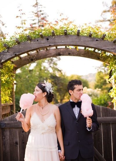 Feeling Like You're on Cloud Nine: Adorable Party Ideas with Cotton Candy!にて紹介している画像