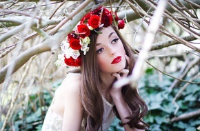 What Color Flower Should You Choose? A Collection of Desired Images Based on Trending Hair Crown Colors*にて紹介している画像