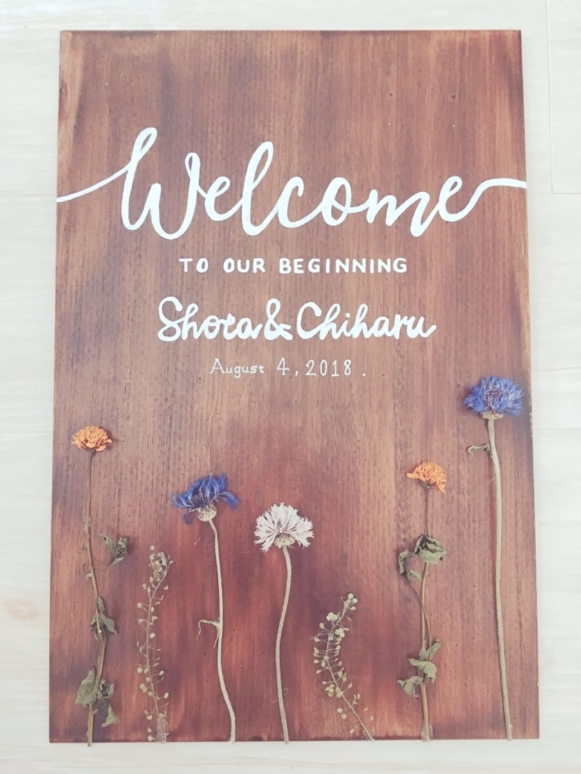 Curious About the Adorable Designs of Dried Flower Welcome Boards in the Specimen Style ♡にて紹介している画像