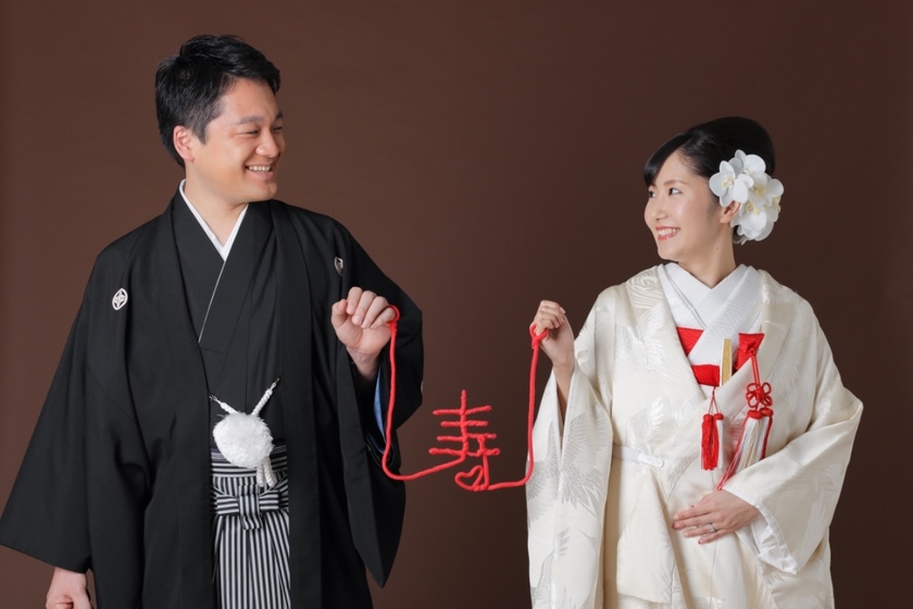 Must-Take Poses! A Collection of Recommended Shots for Adorable Traditional Japanese Outfit Pre-Shoots ♡にて紹介している画像