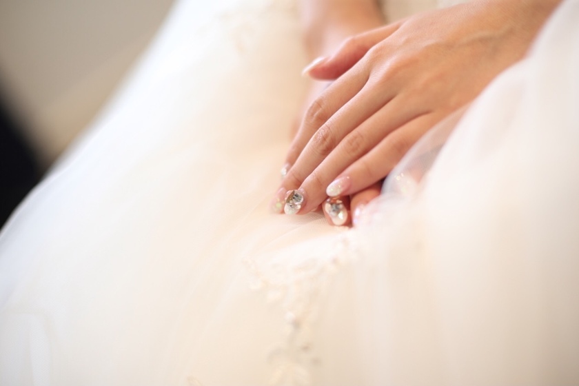 Not Just Simple Product Shots! Bridal Nail Photos Are Absolutely Better with Smiles♡にて紹介している画像