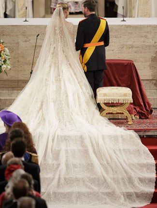 The Real Princess is Too Beautiful! Enchanted by the Royal Weddings of Queens Around the World*にて紹介している画像
