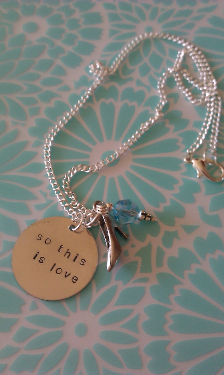 A Collection of Enchanting Cinderella-Themed Wedding Ideas♡にて紹介している画像