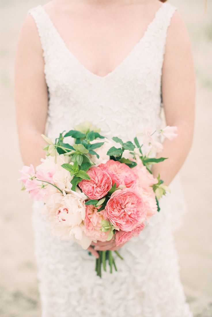 Smile Blooming with Full Blossoms: Spring-Colored Bouquets Recommended by Double Flower!にて紹介している画像