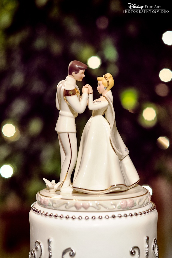 A Collection of Enchanting Cinderella-Themed Wedding Ideas♡にて紹介している画像