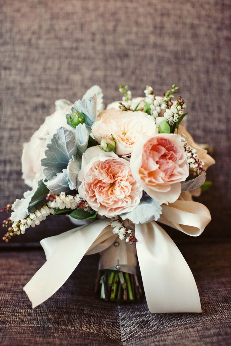 Smile Blooming with Full Blossoms: Spring-Colored Bouquets Recommended by Double Flower!にて紹介している画像