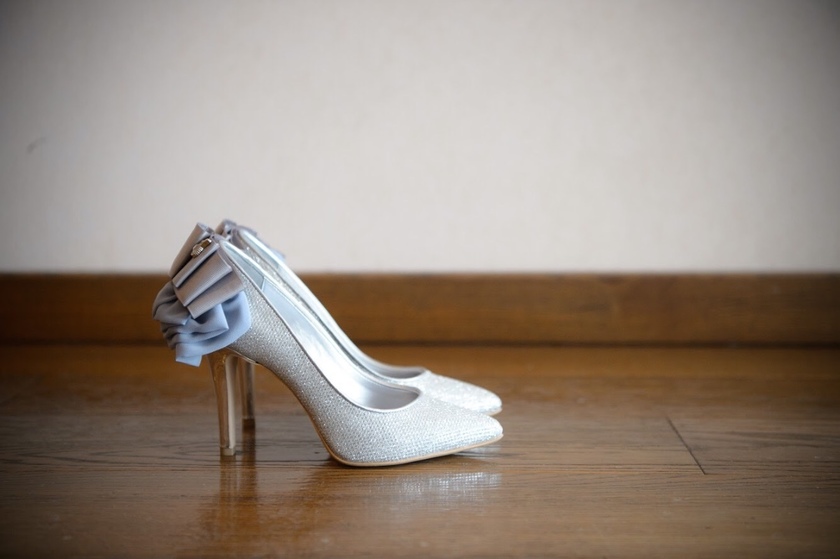 Choosing Bridal Shoes is Tough: What 10 Real Brides Considered in Their Shoe Brand Selection and Their Deciding Factorsにて紹介している画像
