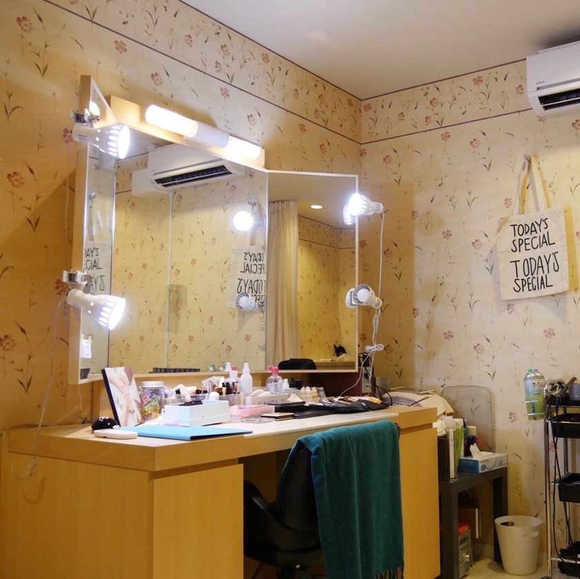 Knowledge is Key for Risk Management! Insights from Recent Brides on "What Went Wrong and Right with Hair and Makeup"にて紹介している画像