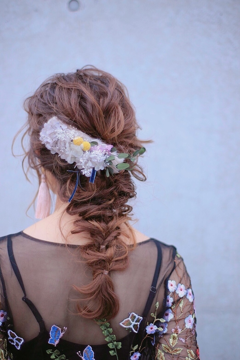 대량의 인스타 게시물에서 marry가 선택한! 이번 주 발견한 멋진 【#브라이덜헤어】 특집 20선 vol.10にて紹介している画像