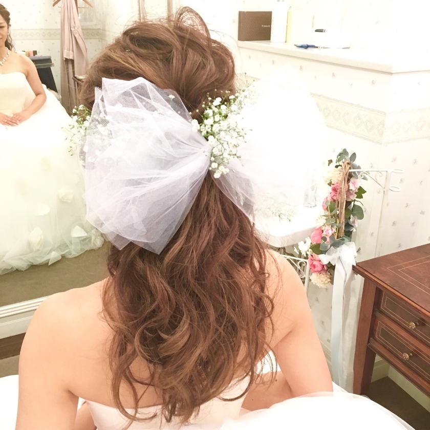 대량의 인스타 게시물에서 marry가 선택한! 이번 주 발견한 멋진 【#브라이덜헤어】 특집 20선 vol.10にて紹介している画像