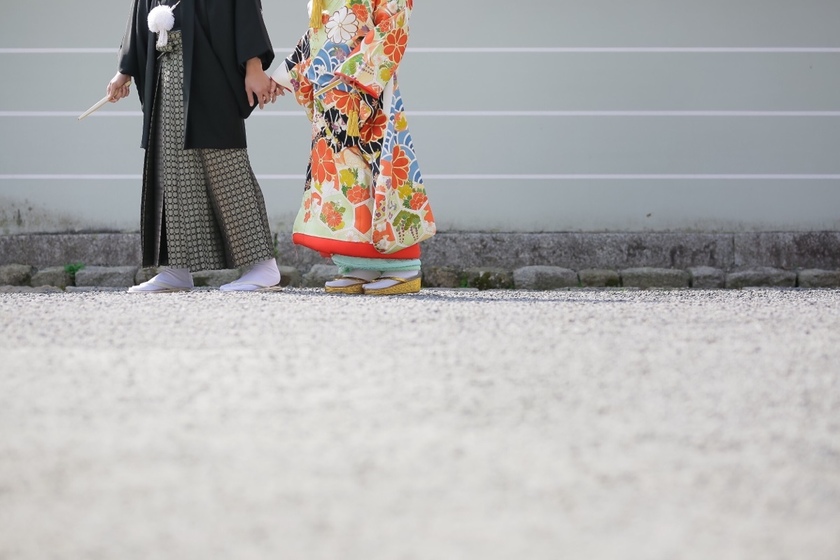 위에서 아래로, 기본 포즈를 모두 망라! 사진사에게 당일 보여주고 싶은 "한복 사전 촬영 포즈" 30선＊にて紹介している画像