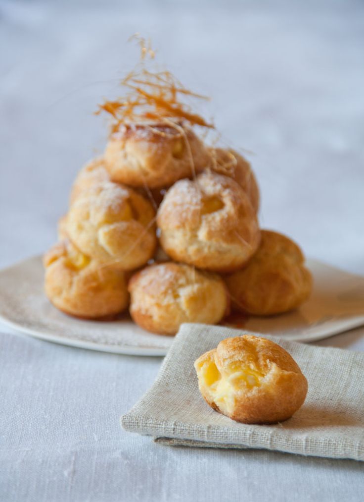 Delicious and Adorable Croquembouche: The French Wedding Cake♡にて紹介している画像