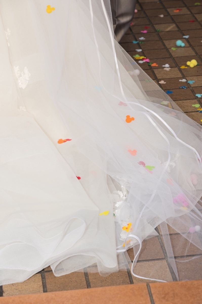 15 Stunning Ideas for Wedding Ceremony Flower Showers: Creative "◯◯ Showers" You’ll Love!にて紹介している画像